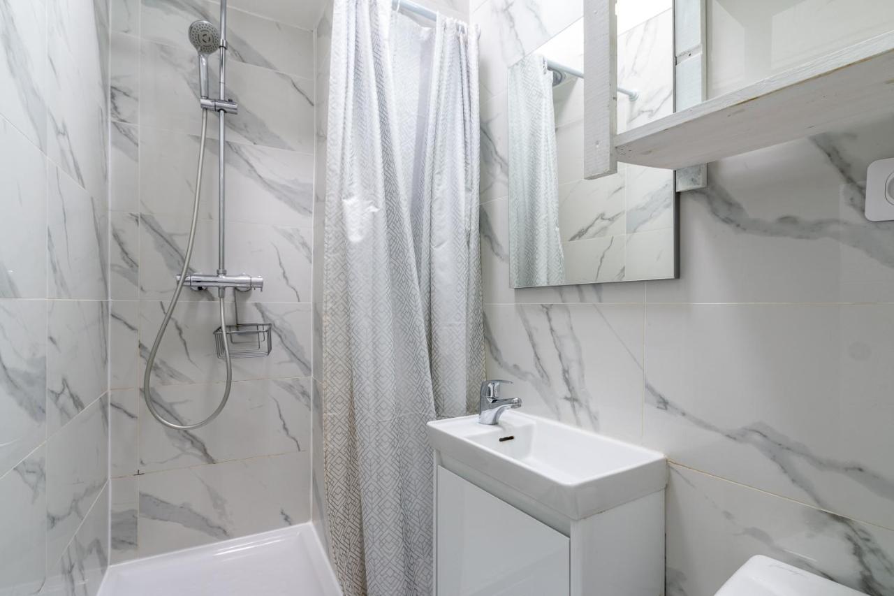 Appartement Metro Alexandre Dumas ปารีส ภายนอก รูปภาพ